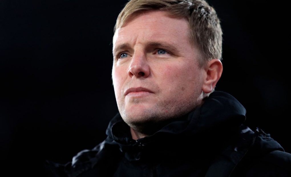 Howe povedie Newcastle vs Arsenal po negatívnom teste na Covid
