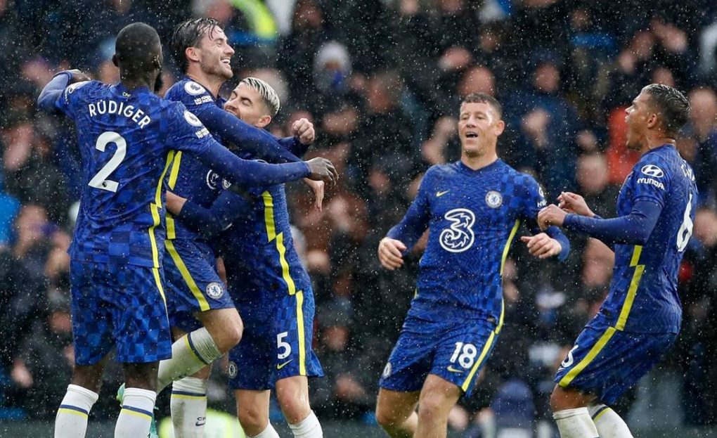 Premier League: Chelsea sa vracia na trať víťazstvom, United držali Everton
