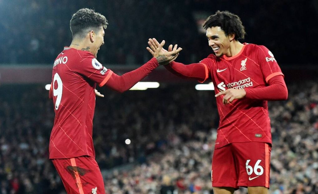 Premier League: Liverpool sa odrazí a porazí Newcastle, Chelsea drží Everton
