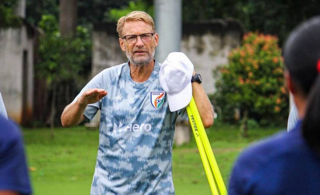 Thomas Denner vymenúva 23-členný tím indických žien na turné do Brazílie
